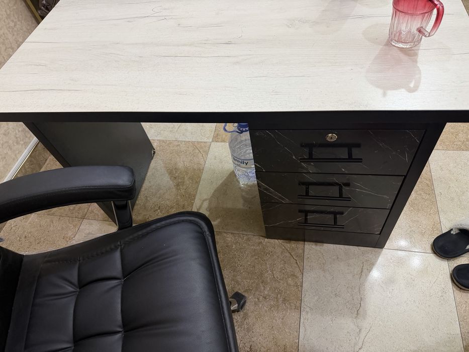 Офис стол сотилади