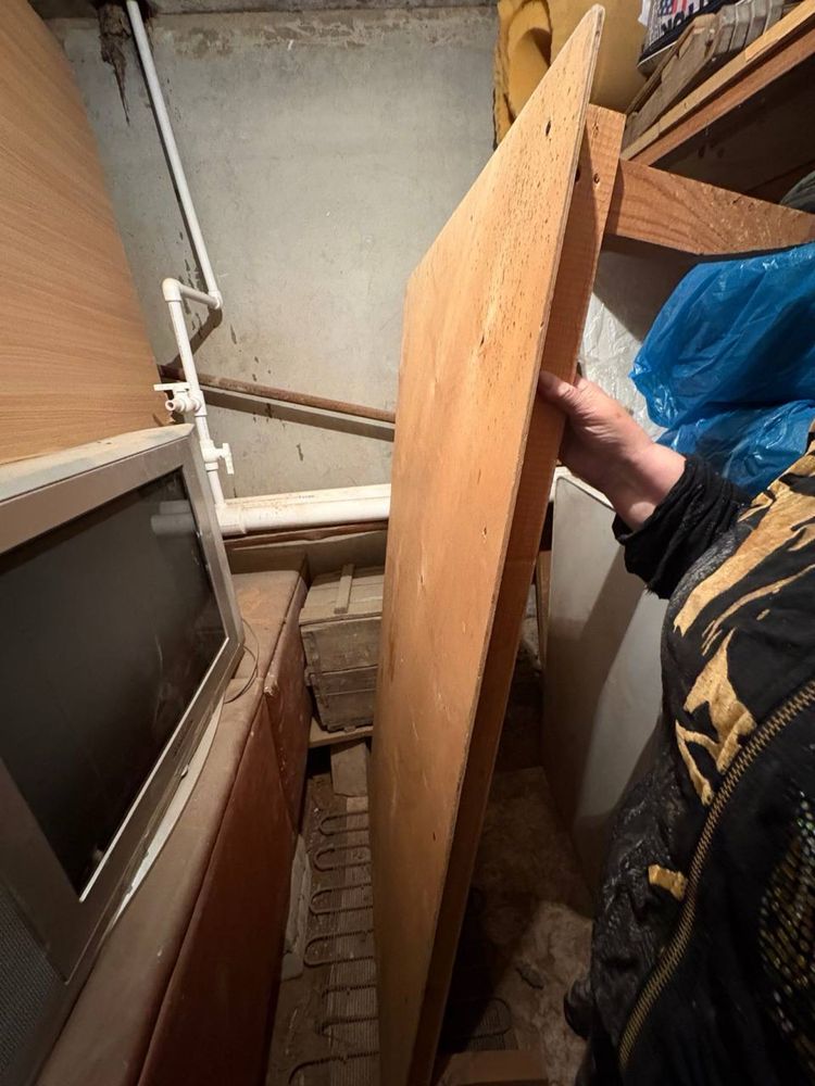 Продам напольный стол