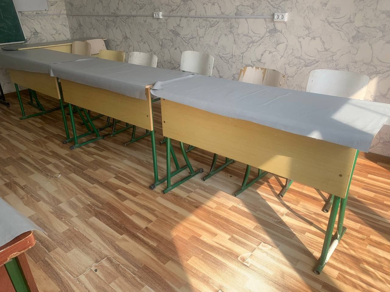 Parta.  135.000 Farg‘onada. Parta va 2 ta stuli