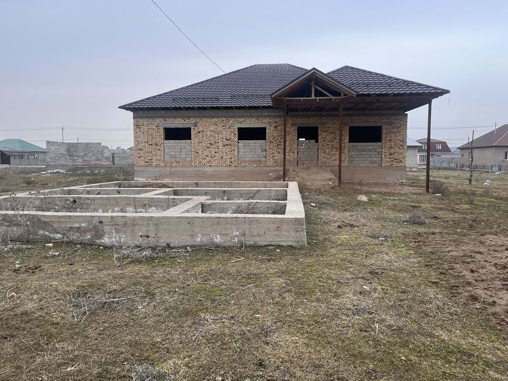 Үй сатылады жаңаталапта