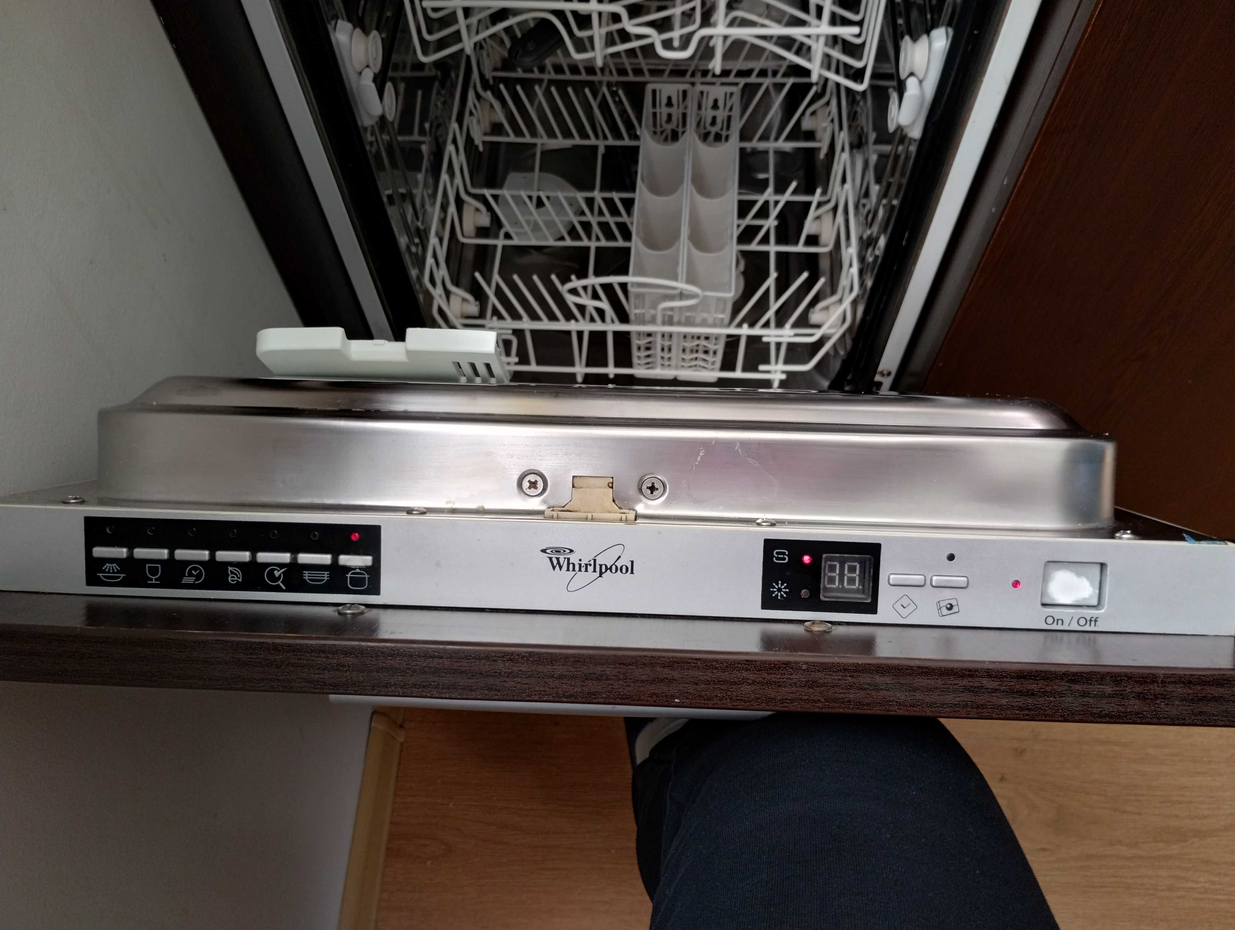Съдомиялна машина Whirlpoolза вграждане 45 см