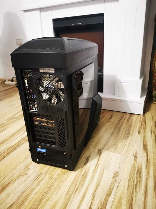 PC GAMING i7-7700K/ GTX 1070 8 GB/ 32GB RAMI