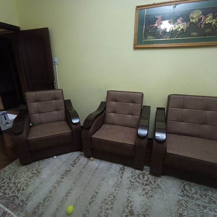 Продаю Диван раскладной  и два кресла, новые   очень удобные