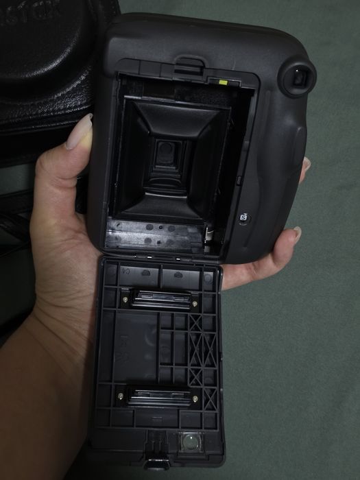 Fujifilm Instax Mini 11 — идеальное состояние!