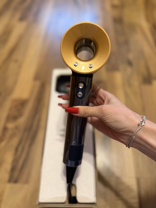 Vând Uscator Dyson Supersonic!