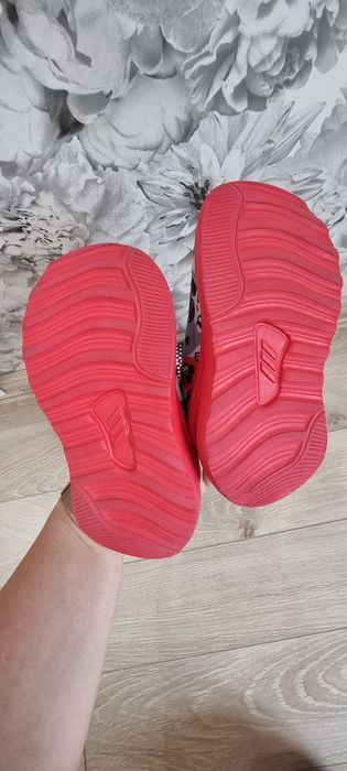 Продавам обувки Adidas FortaRun Mickey