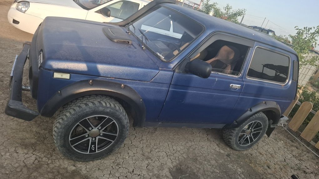 Нива 4×4 на полном ходу