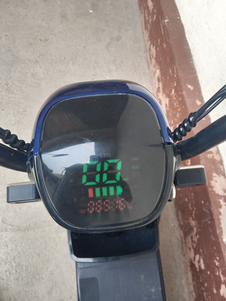 Skuter sotiladi Chontak