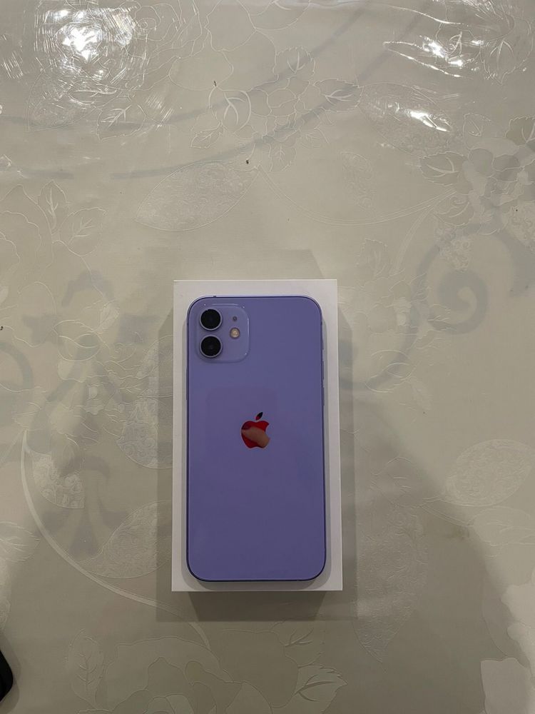 Продам iPhone 12