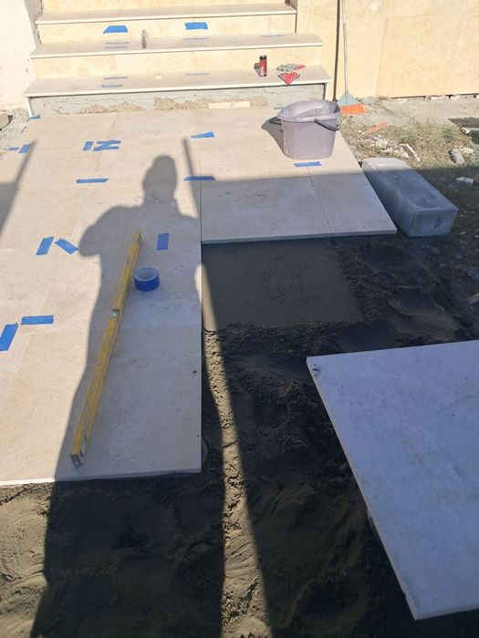 Glafuri, blaturi, trepte, pardoseli din marmură și granit la comanda