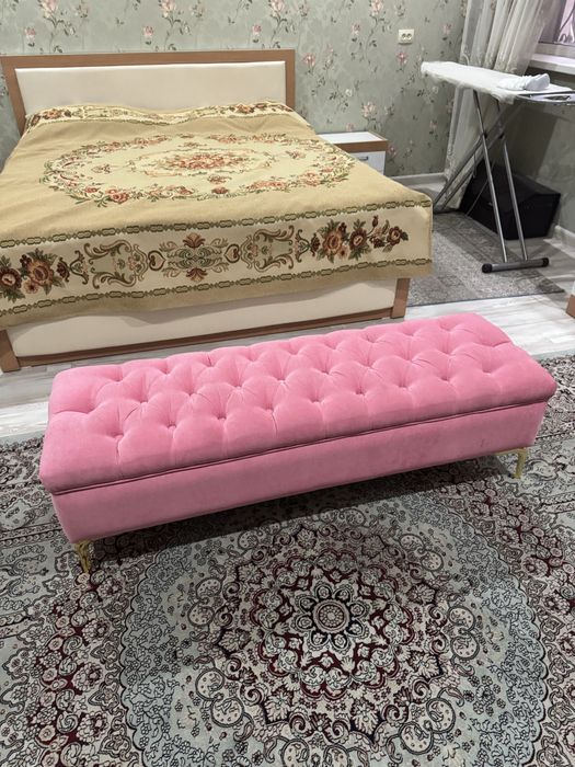 Кровать двух спальная.