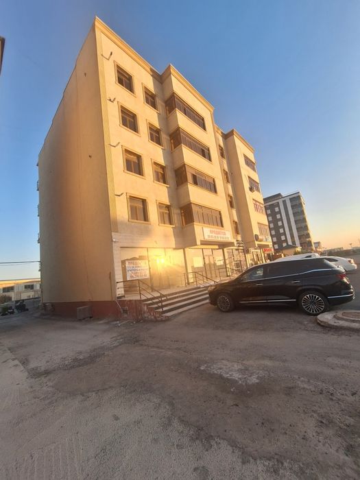 Yashash uchun shahar markazidan qulay va arzon kvartira sotiladi