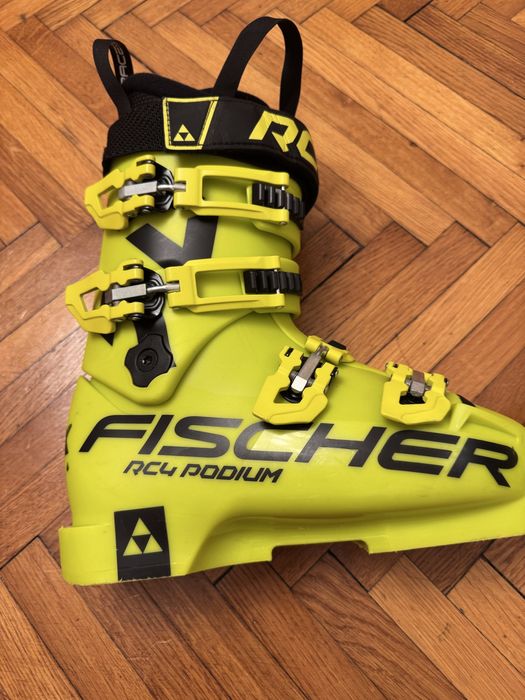 Ski Stockli 128 cm + clapari Fischer RC4 Podium 70 24.5