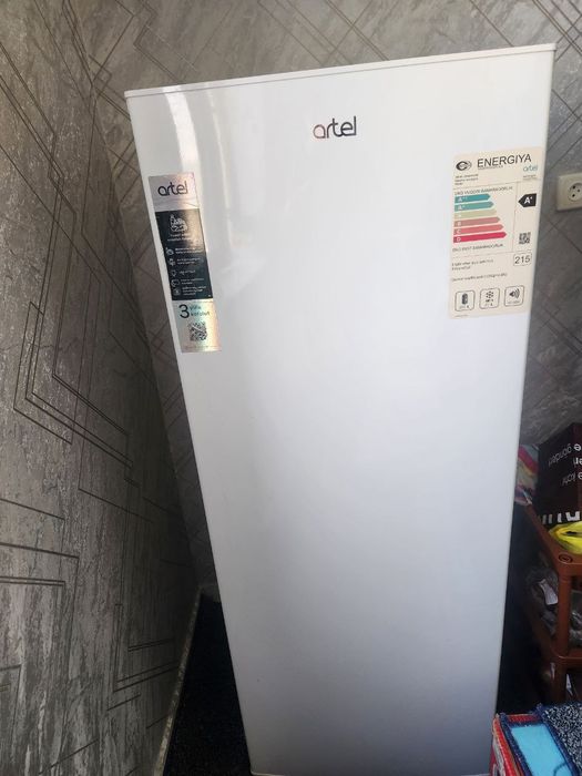 Холодильник сотилади