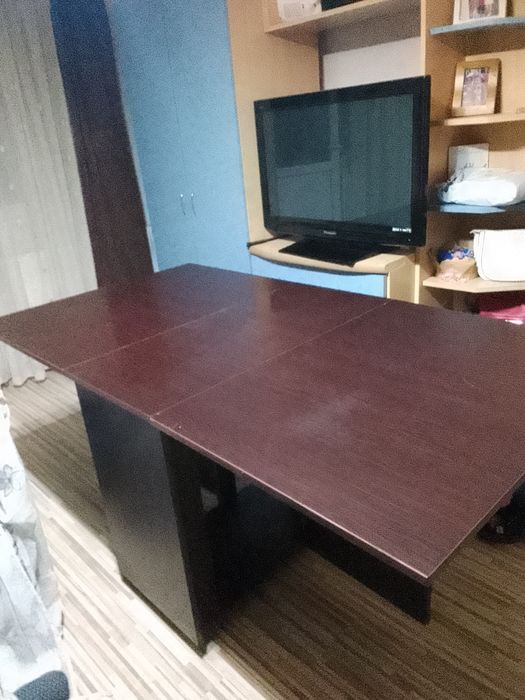 Vând masă extensibilă