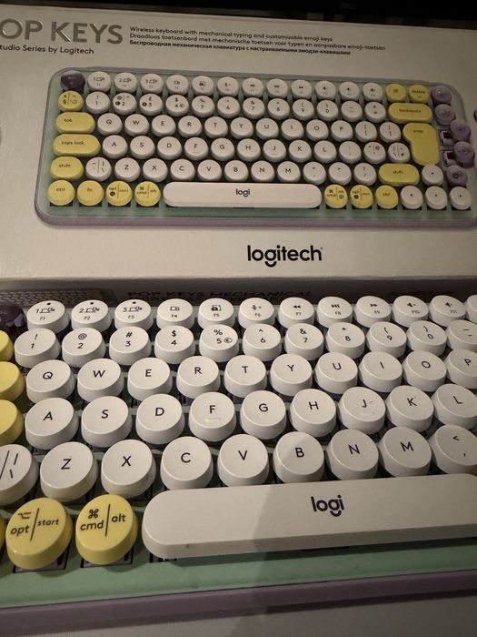 Tastatură Logitech pastel