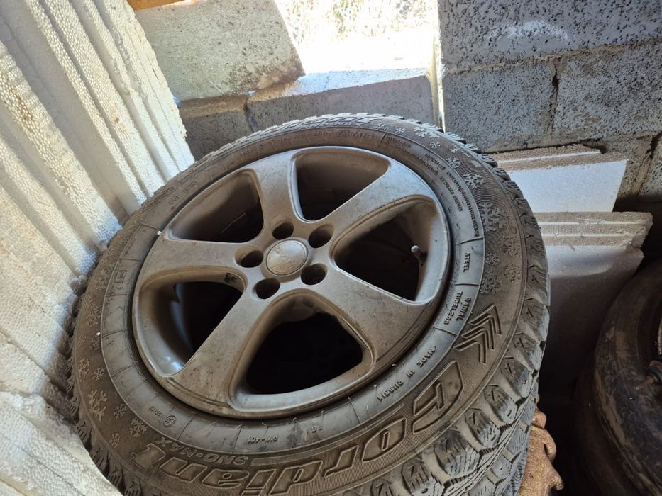 Продам шины с титанкой