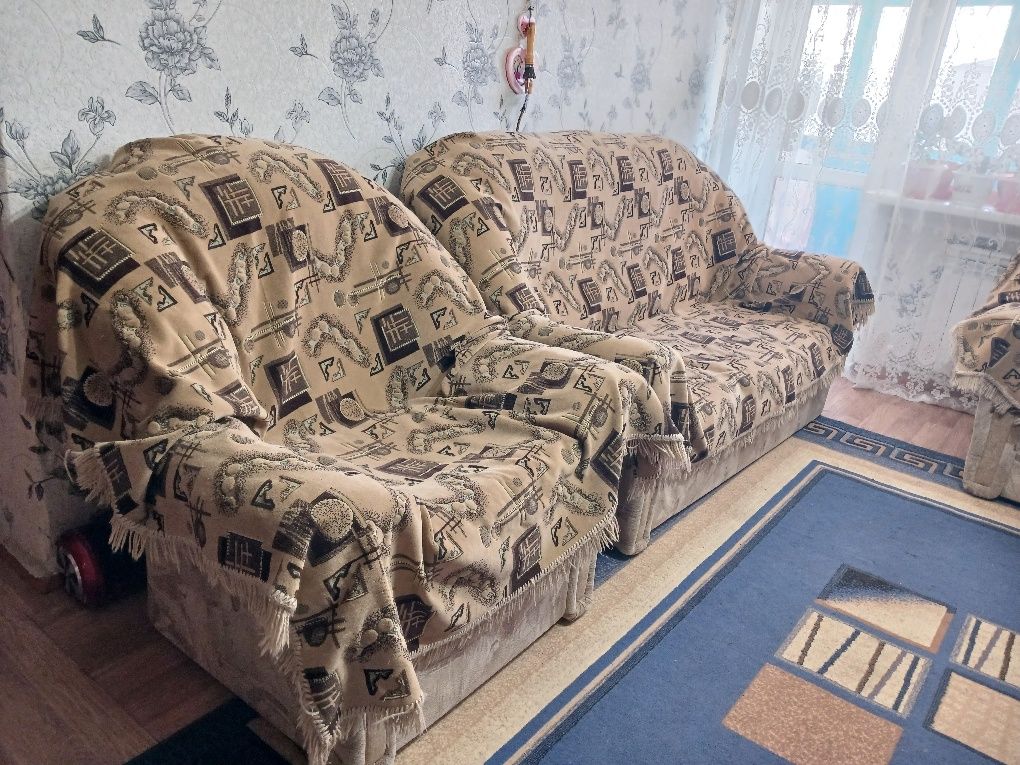 Продаю 3в1 диван с дивантекам 30 000тг