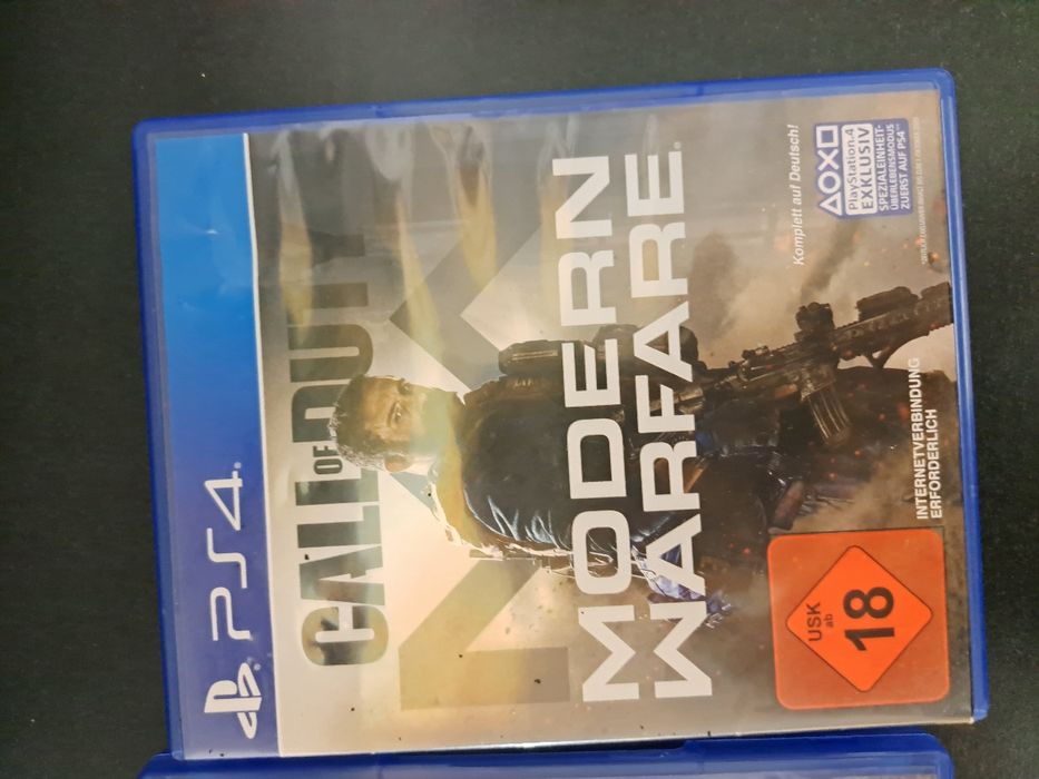 PlayStation 4 Pro 1tb+ 2 controllere+4 jocuri