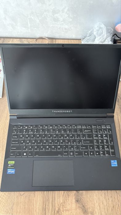 Thunderobot 911S core D, RTX 3050/i5-12450H/16 GB/SSD 512 GB/144Hz