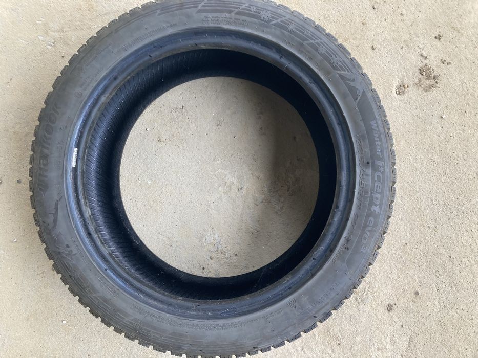 235/45/17 Hankook winter i*cept evo 3