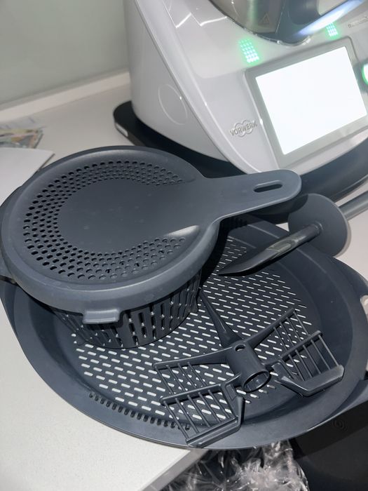 Thermomix 6 cu suport si cutter incluse + garantie valabila