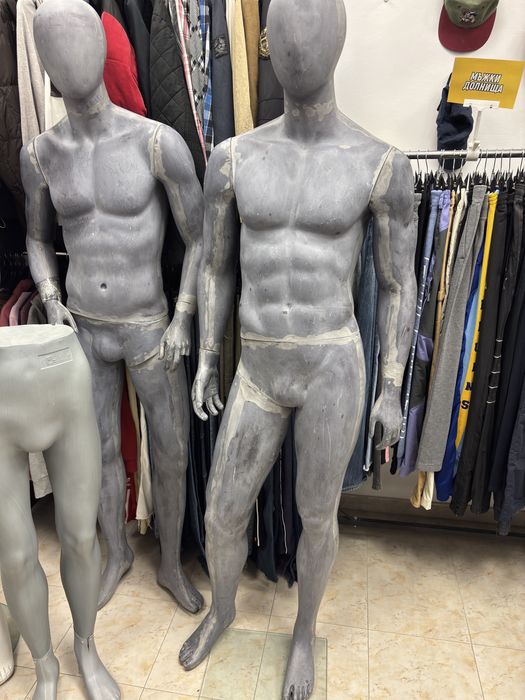 Три броя манекен и един торс