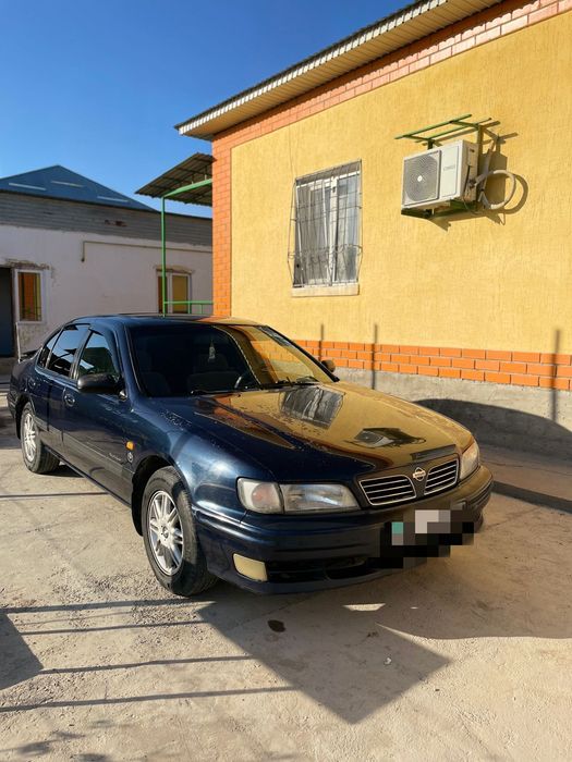 Авто машина Nissan maxima