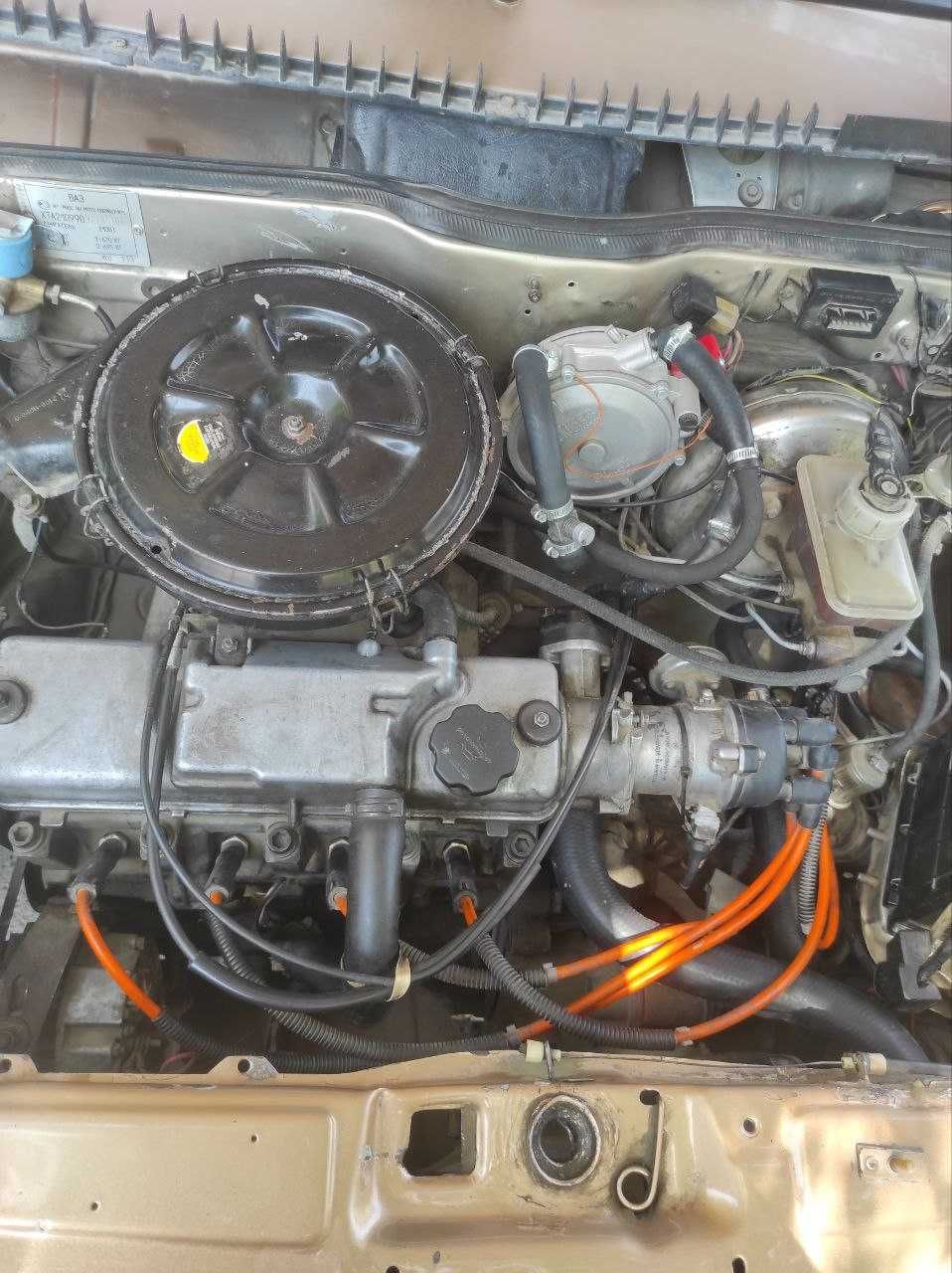 Avtomashina VAZ 21099 sotiladi