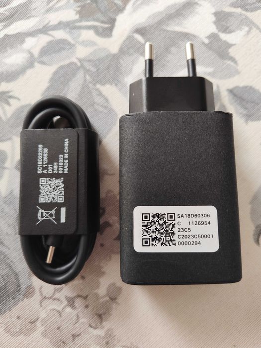 Motorola 68W cu cablu 6,5A, original, nou.