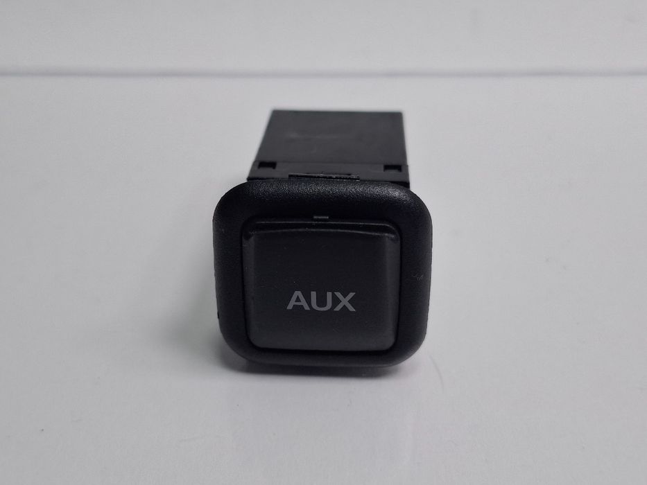 Priza AUX AUDI A4 IV Avant 8K5, B8 2007 - 2015 2.0 TDI CAGA, CJCA, CME