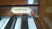 Pianina de vânzare