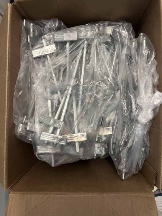 Металические вешалки с пришепками для брюк, джинсы, штанов