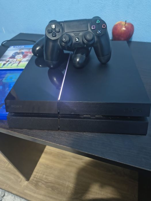 Ps 4 slim   vând sau schimb  uitate in descriere