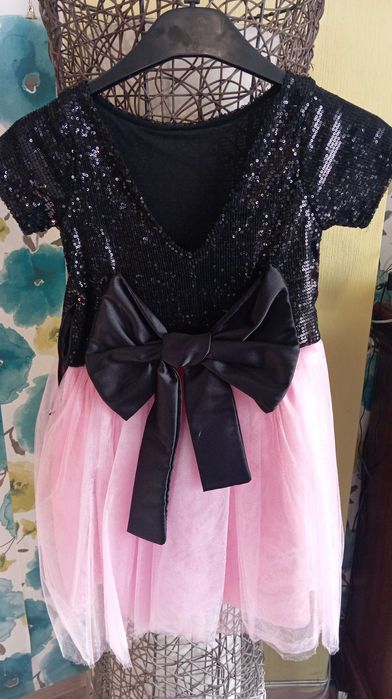 Ефектна рокля, шита по поръчка за момиче на 6 години