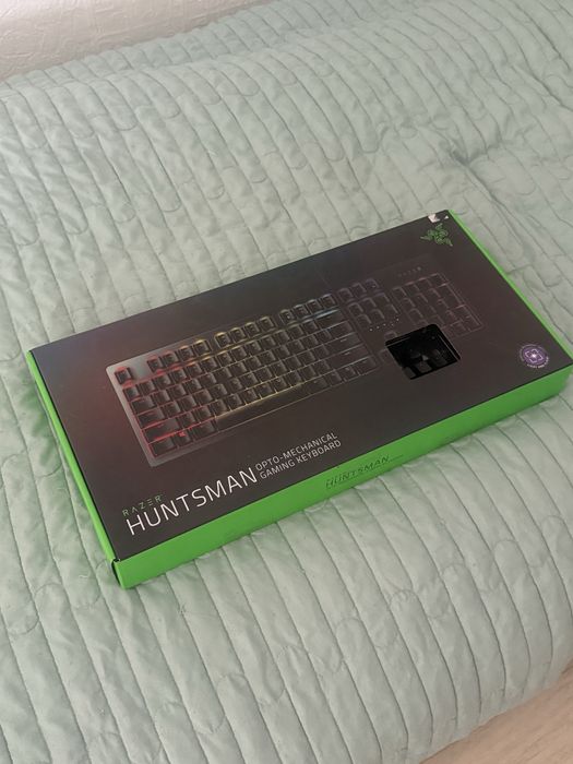 Клавиатура Razer Huntsman, purple switch