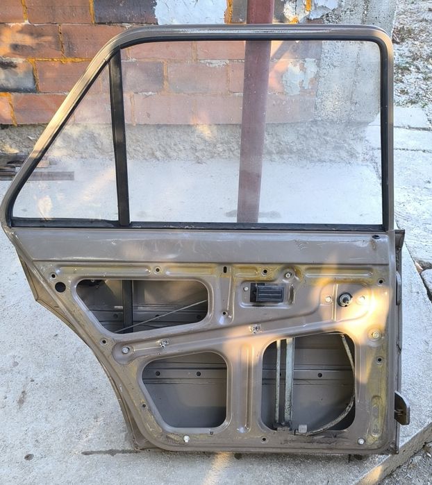 Skoda 120 l /три броя врати/