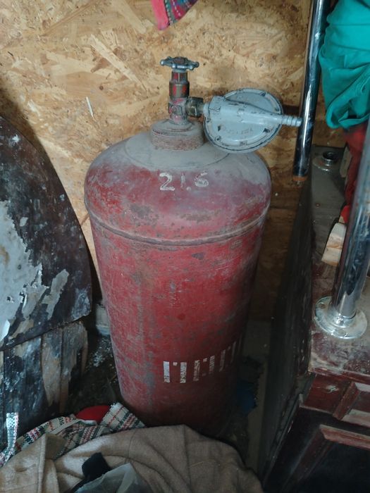 Газовый баллон большой пишите на ватсап