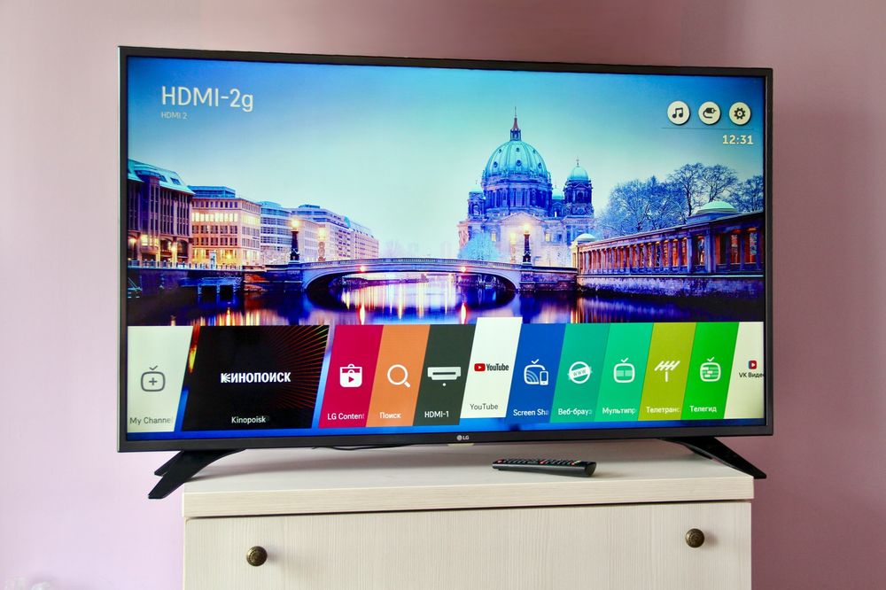 Продам телевизор LG 49UH651 Smart
49 дюймов, 4K Ultra HD (3840×2160),