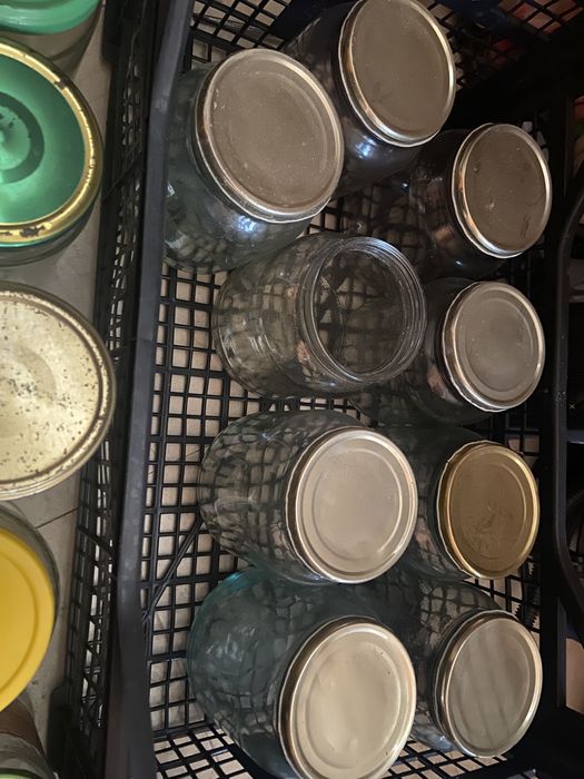 стъклени бутилки 0,5л, шишета 1 л, буркани на винт