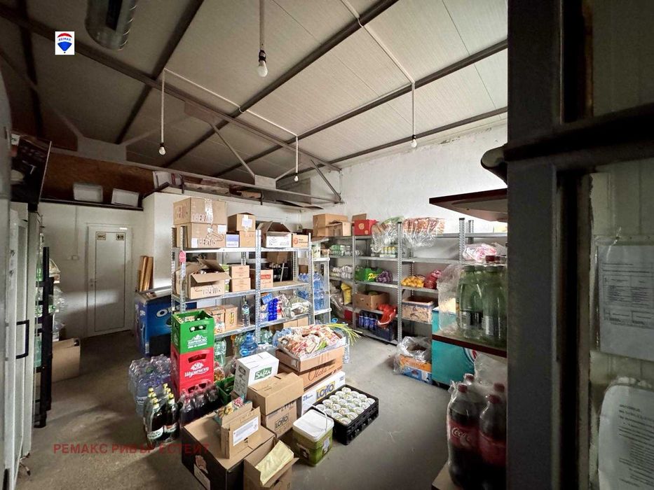 Търговски обект за продажба в с. Сандрово