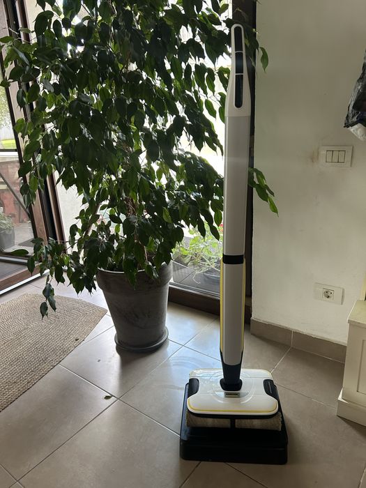 Vand aparat de aspirat si spălat Karcher F7