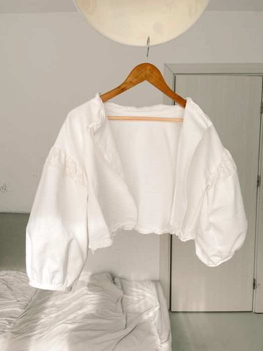 Bolero oversized din panza topita cu insertie de dantela, stil ie