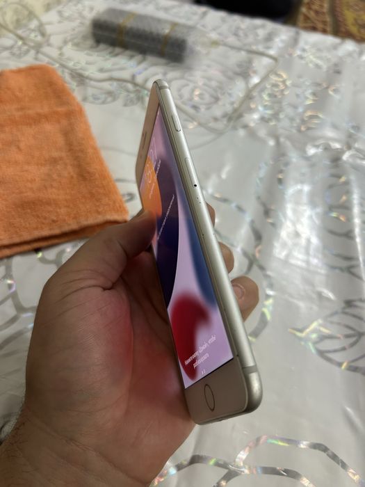 Продам Айфон 7 plus в отличном состоянии