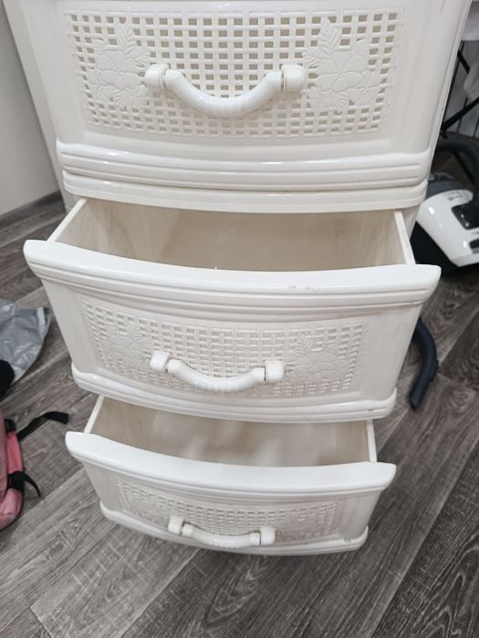 Комод пластмассовый отдам