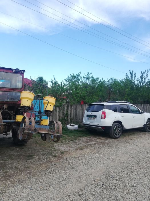Vând semănătoare porumb