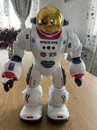 Robot interactiv, Blue Rocket, Astronautul Charlie