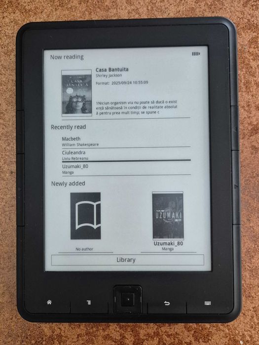 E-book Reader cu E-ink display in cutie