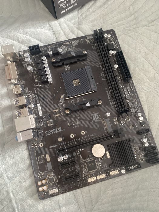 Материнская Плата am4