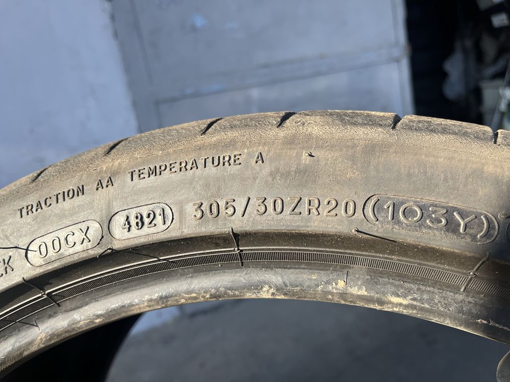 2 бр. гуми полу слик 305/30/20 Michelin DOT 4821 5 mm